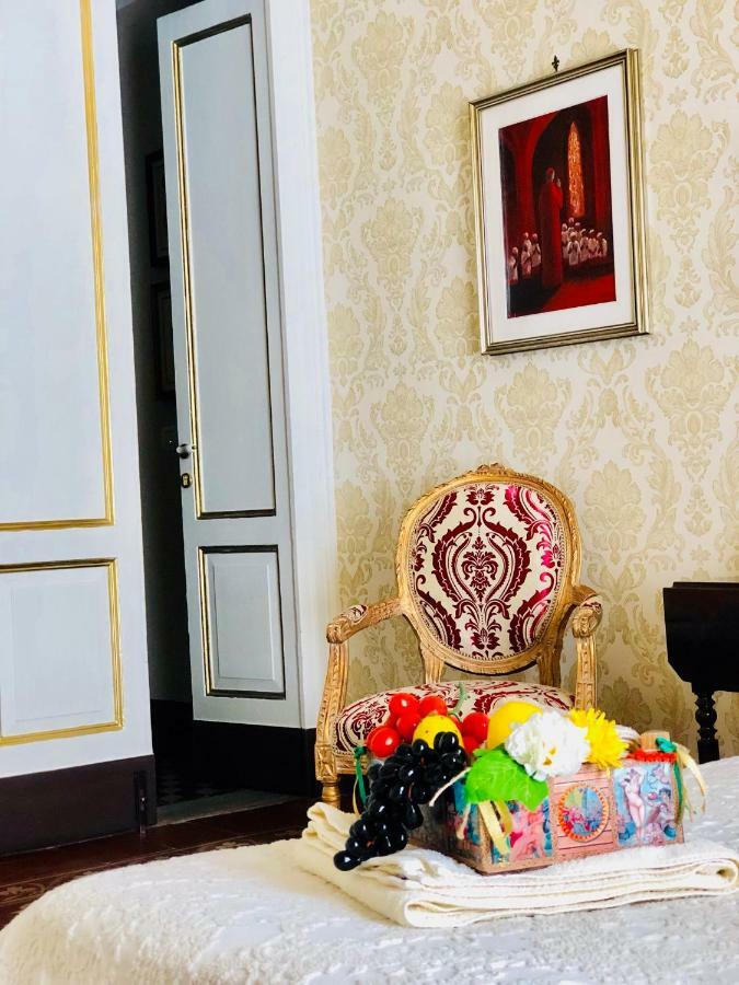 مبيت وإفطار كاتانيا Dimora Umberto المظهر الخارجي الصورة